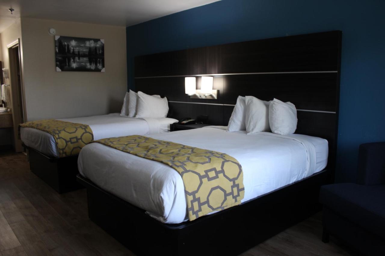 Baymont Inn & Suites Manning Exteriör bild