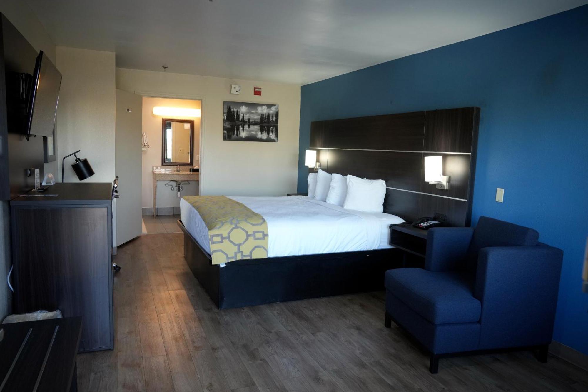 Baymont Inn & Suites Manning Exteriör bild